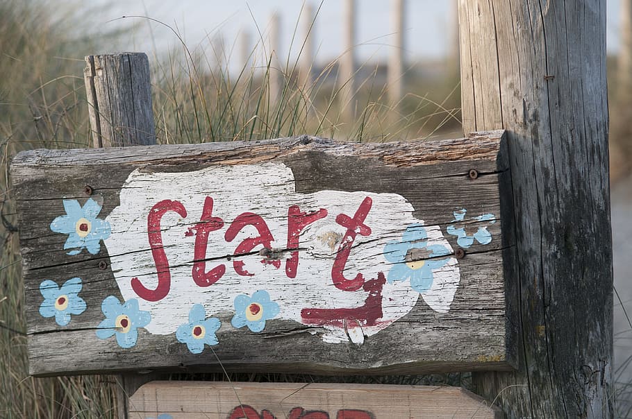 gray and white Start signage near post, Beach, Summer, Holiday HD wallpaper