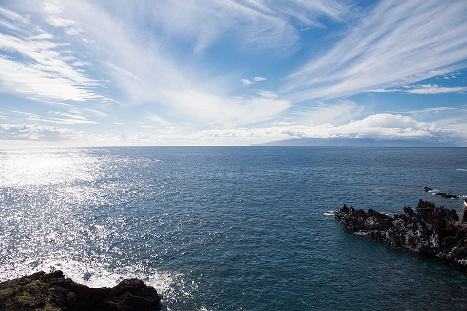 body of water under cloudy blue sky, sea, sun, clouds, white HD wallpaper