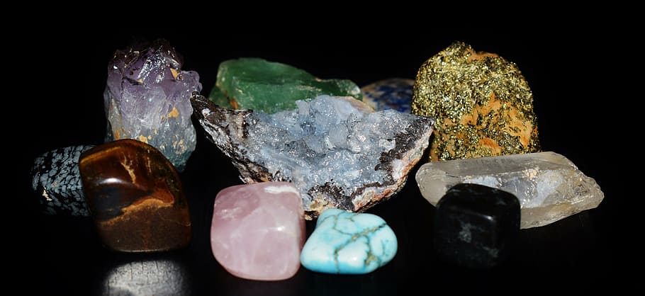 assorted-color of stone and bead lot, gems, gemstones, semi-precious, HD wallpaper