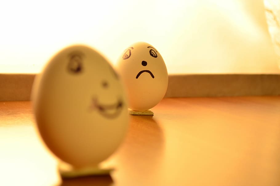 eggs, expression, happy, sad, emoticons, funny, anthropomorphic smiley face HD wallpaper