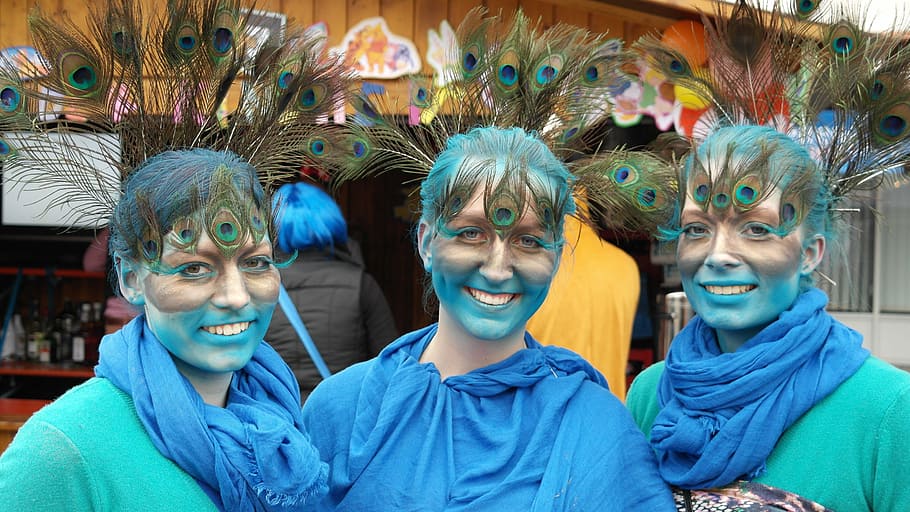 three woman wearing peacock feather headdress, carnival, germany, HD wallpaper