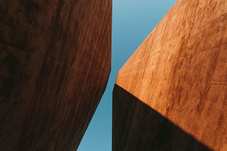 brown structures under blue sky, architecture, building, infrastructure HD wallpaper