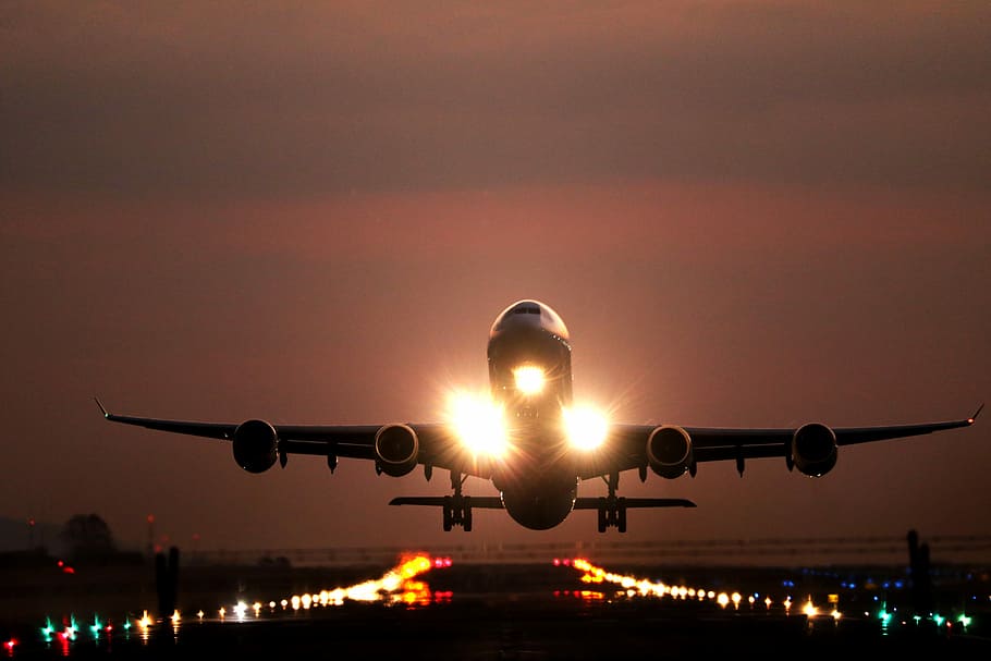 HD wallpaper: Atardecer de Aeropuerto, airplane on landing strip taking off  | Wallpaper Flare