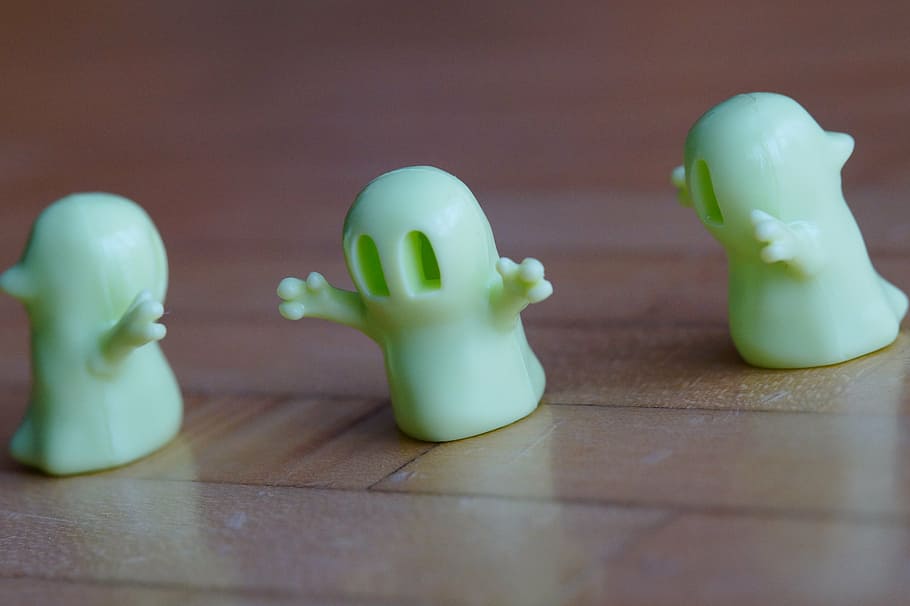 ghost, ghosts, figures, creepy, spooky, spirit, haunt, shudder HD wallpaper