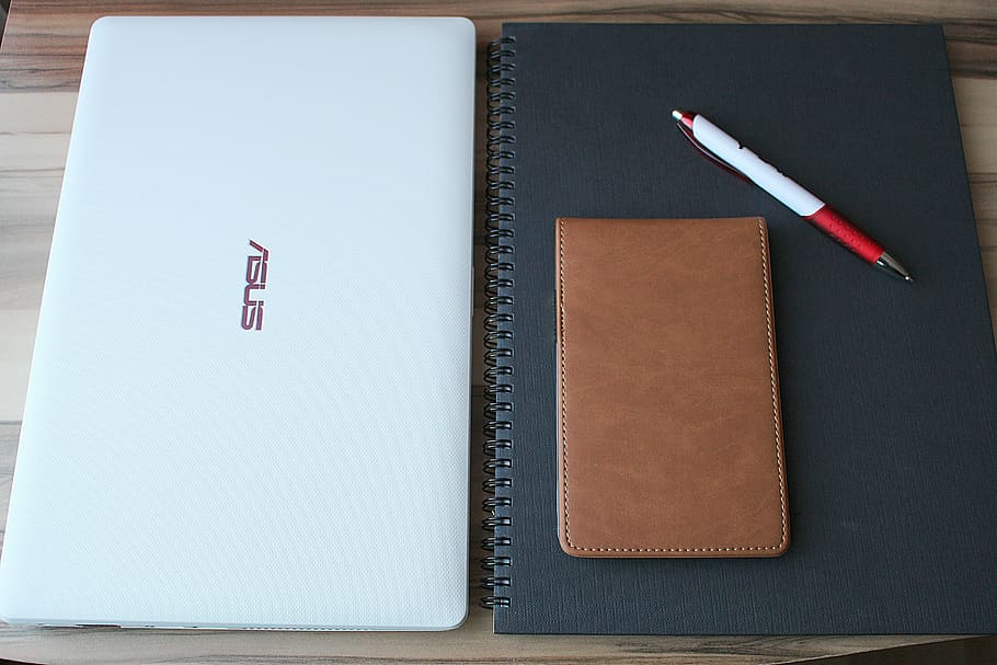 laptop, pen, notebook, office, home office, publication, note pad HD wallpaper