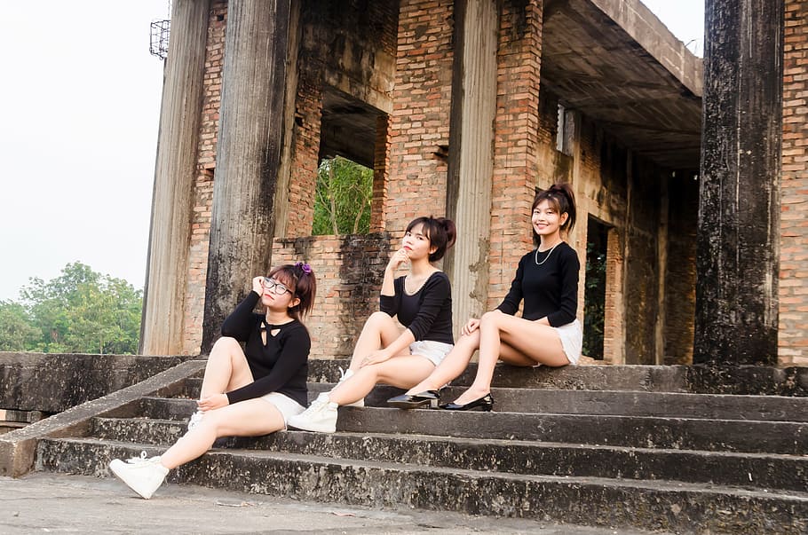 three woman sitting on stairs, girl, sort, cavalcade, create HD wallpaper