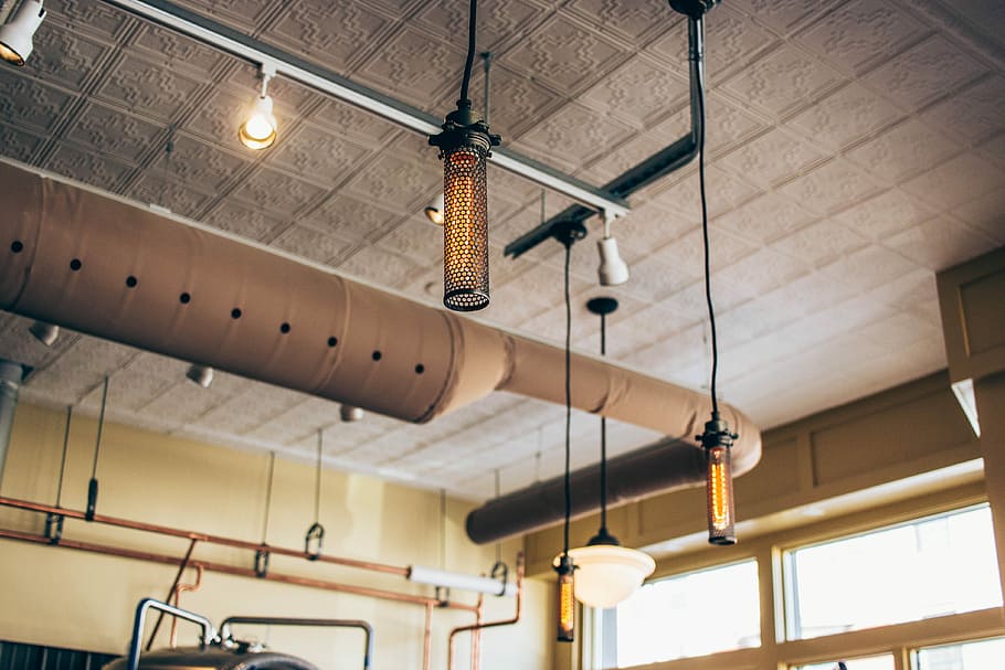 Local Lights, shallow focus photography of black and brown pendant lamps HD wallpaper