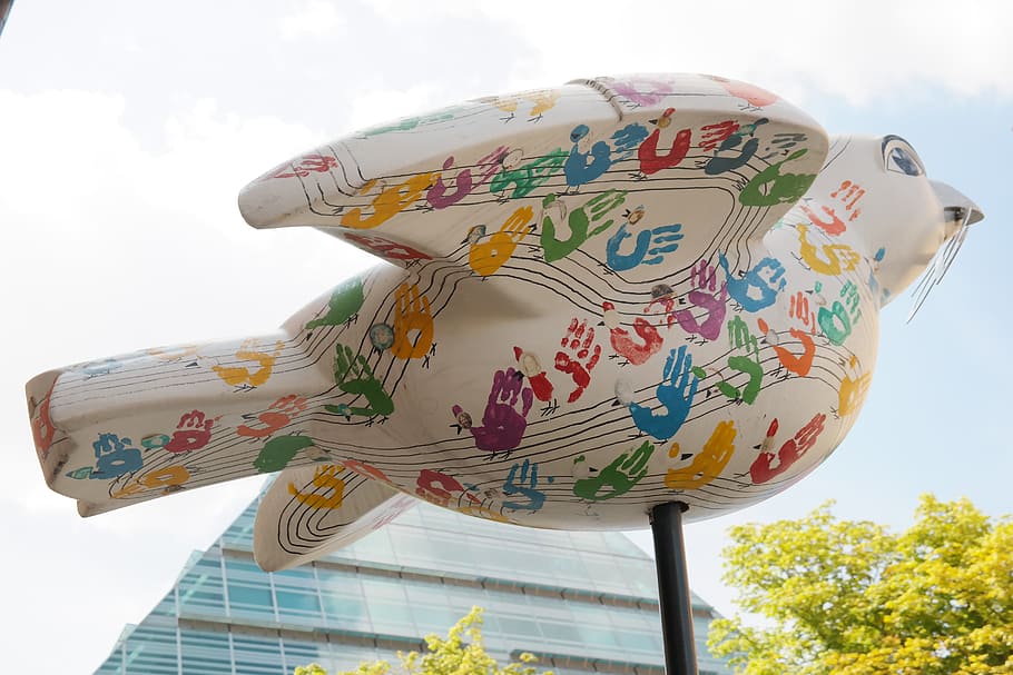 ulm spatz, sparrow, artwork, hands, painted, colorful, sky HD wallpaper