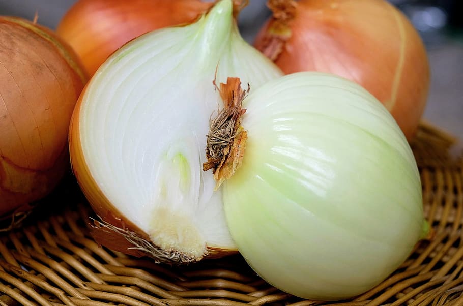 four brown onion bulbs, half, raw, food, close, vegetable, garlic HD wallpaper