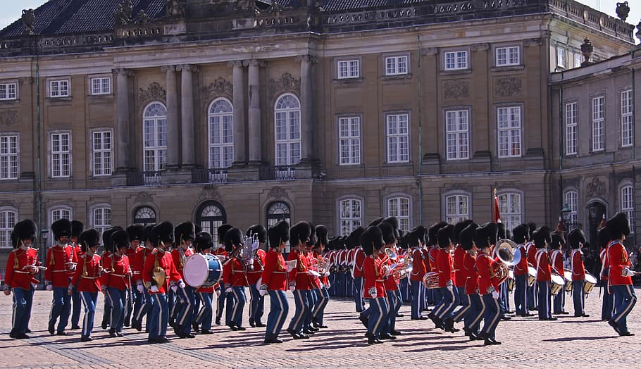 amalienborg, castle, palace, sightseeing, royal, danish, tradition