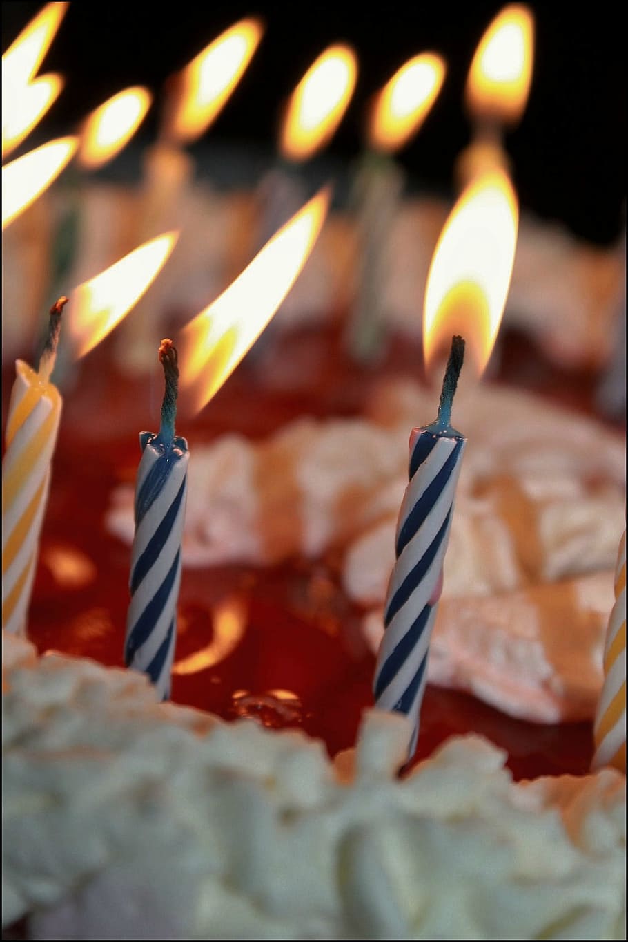 candles, cake, light, celebration, colors, flame, fire, burning HD wallpaper