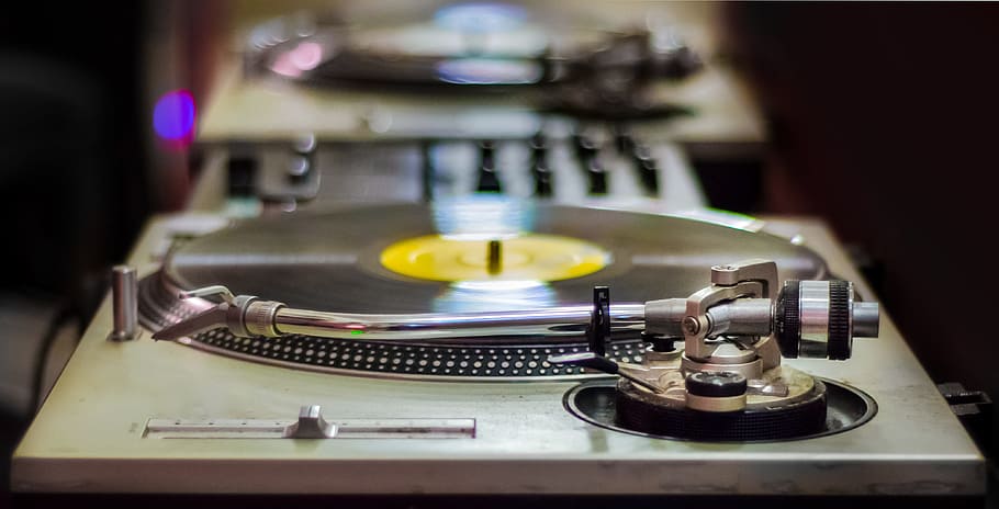 selective focus photo of black and gray turn table, turntable, HD wallpaper