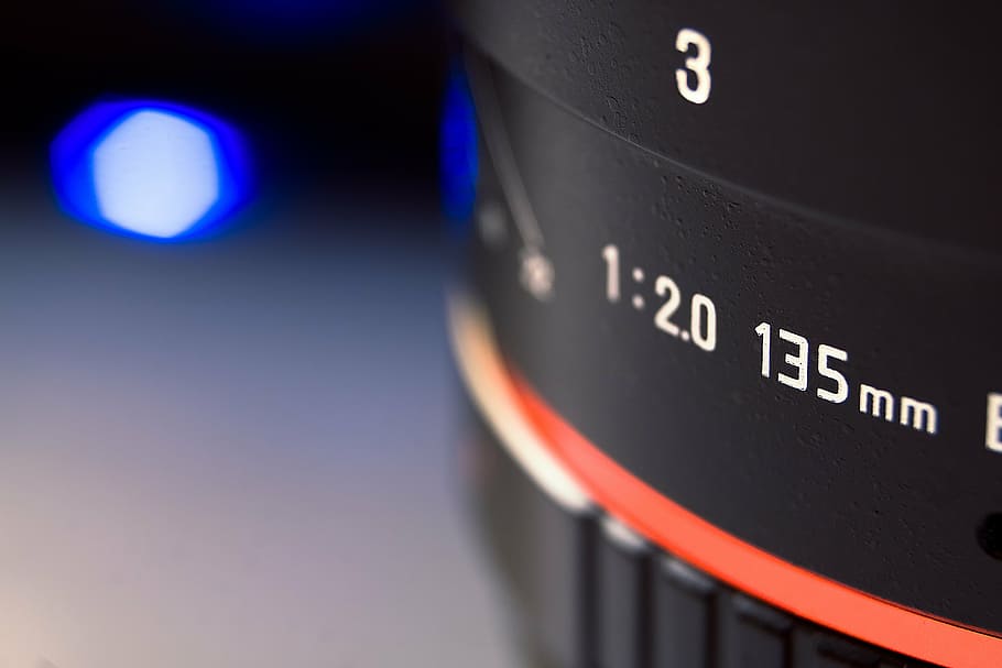 close-up photo of DSLR camera lens, photo lens, 135mm, black