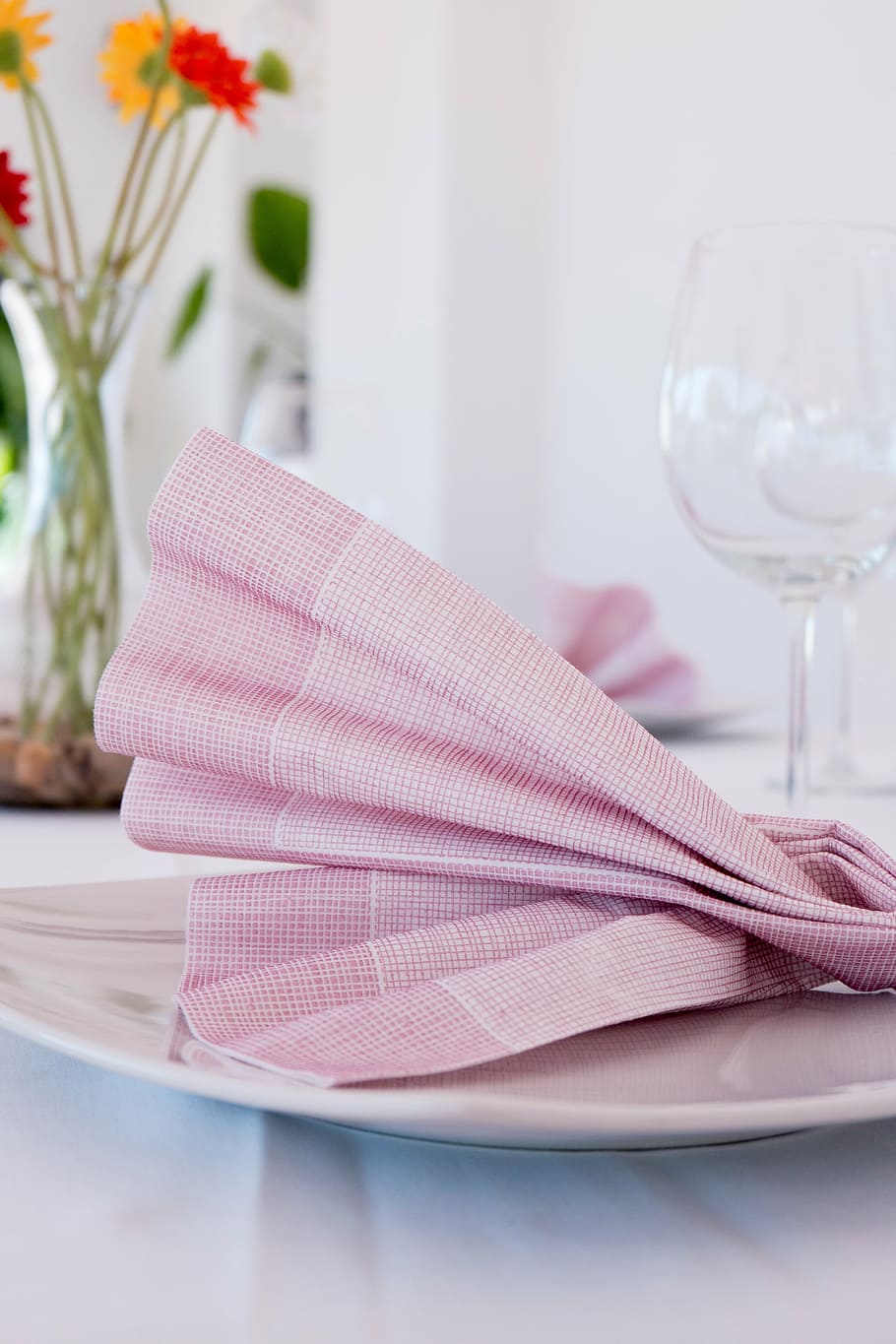 Napkin folding 1080P, 2K, 4K, 5K HD wallpapers free download