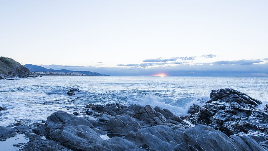 photo of ocean and mountains, dawn, beach, guilche, nerja, malaga HD wallpaper