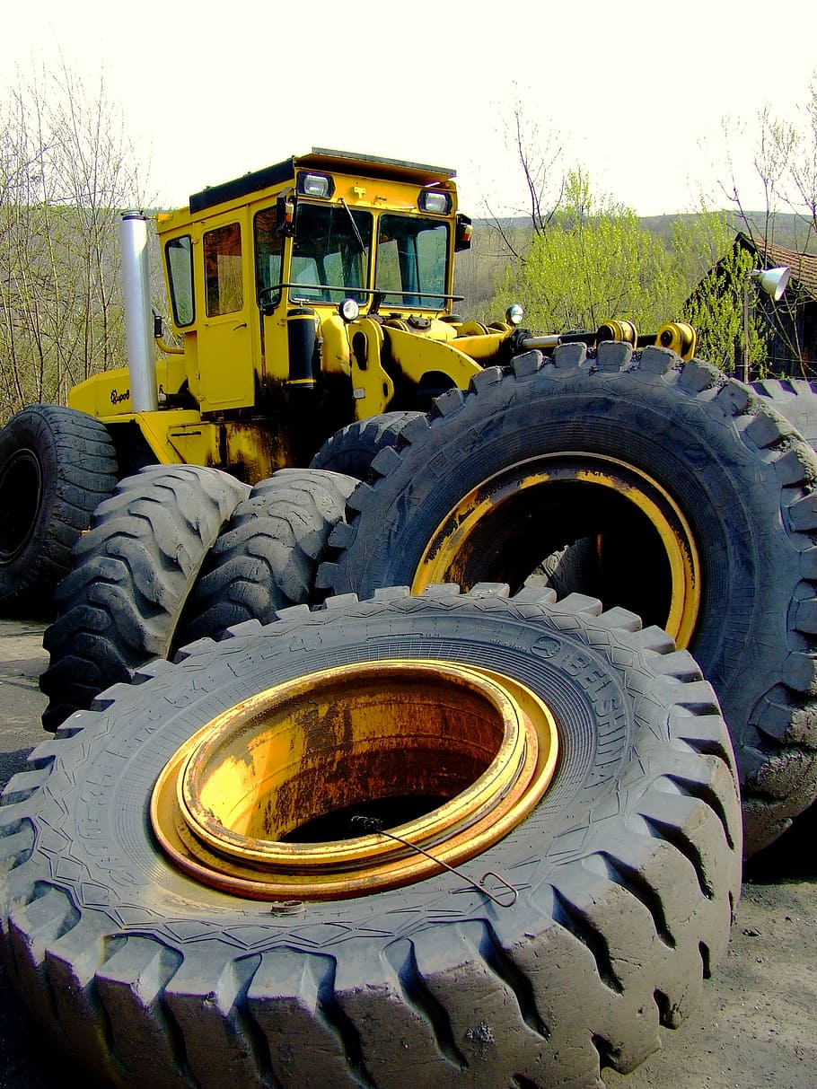 tractor, wheels, rubber tires, mining, yellow, machine, old HD wallpaper