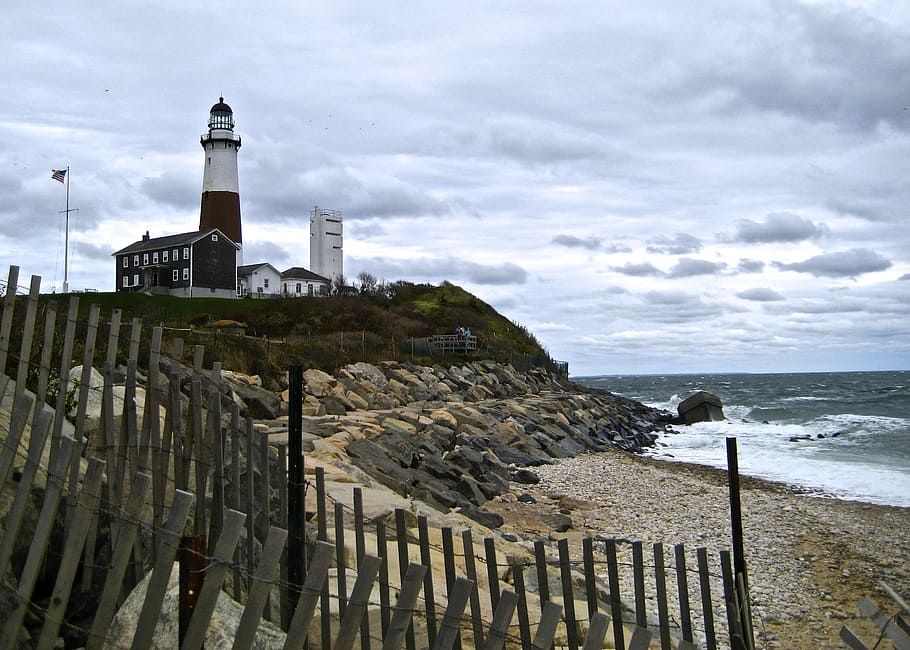 lighthouse by the beach, Montauk Light, Light House, Coast, montauk light house, HD wallpaper