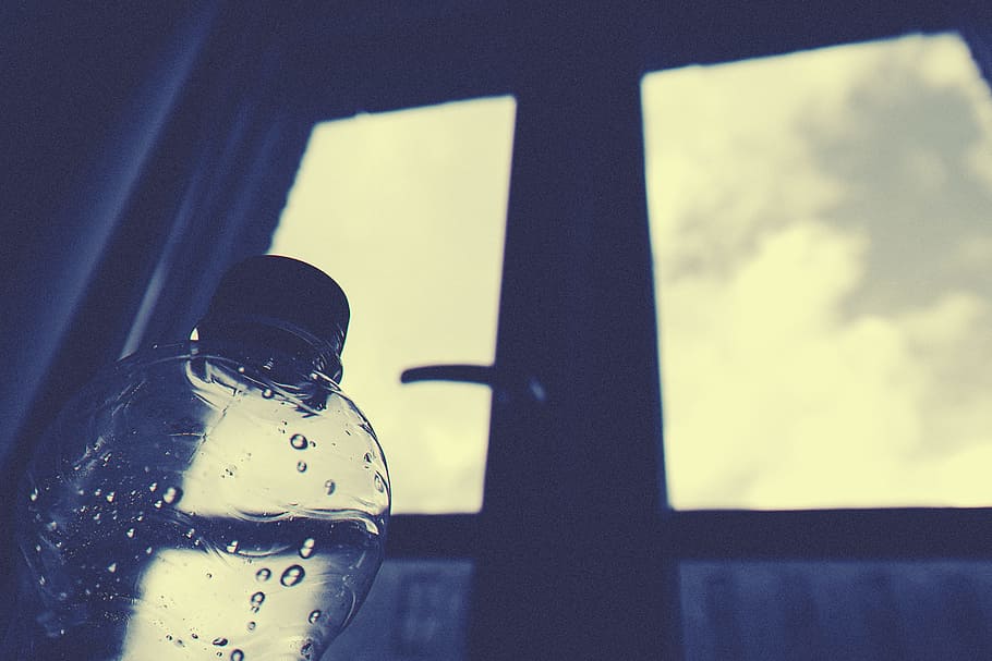 cold, light, sky, water, blur, bottle, container, droplets, glass HD wallpaper