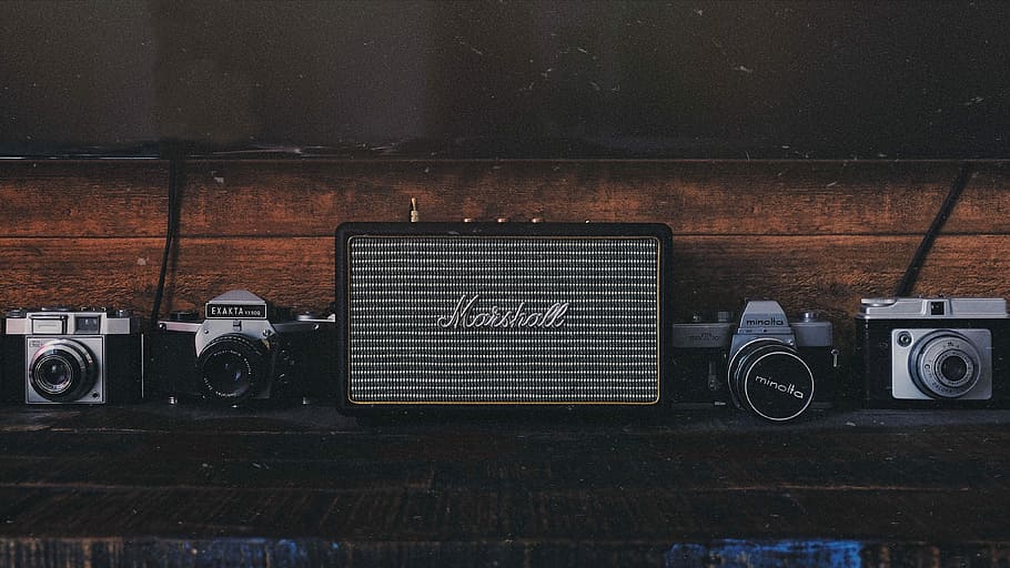 gray and black Marshall guitar amplifier, minimalist photography of DSLR cameras and guitar amplifier, HD wallpaper
