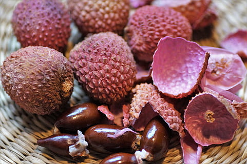 lychee, exotic, fruit, awesome, peel, fetus, refreshing, sour HD wallpaper
