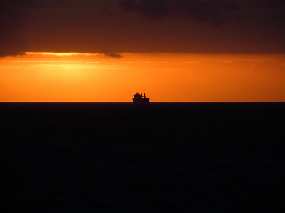 silhouette of fishing boat during sunset, back light, sea, ship HD wallpaper