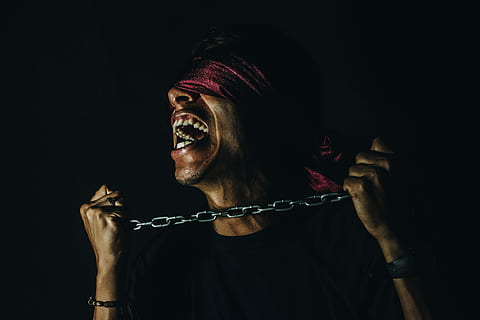 Libre, man with blindfold and chain on his neck portrait photo HD wallpaper