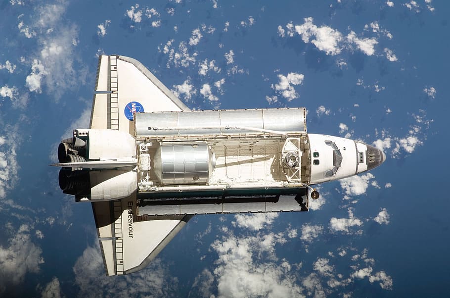 high angle photography of white space shuttle, spacecraft, endeavour