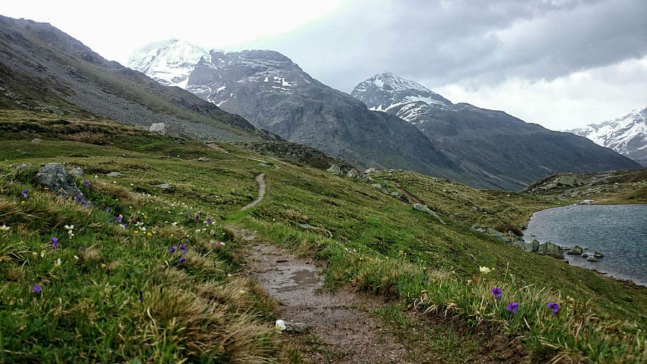 overlooking view of mountains, the path, hiking, cloudy, nature HD wallpaper