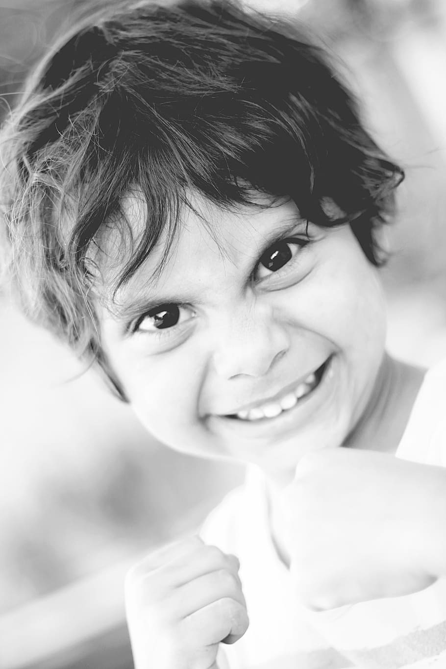 child, alegre, playing, black And White, smiling, people, happiness HD wallpaper