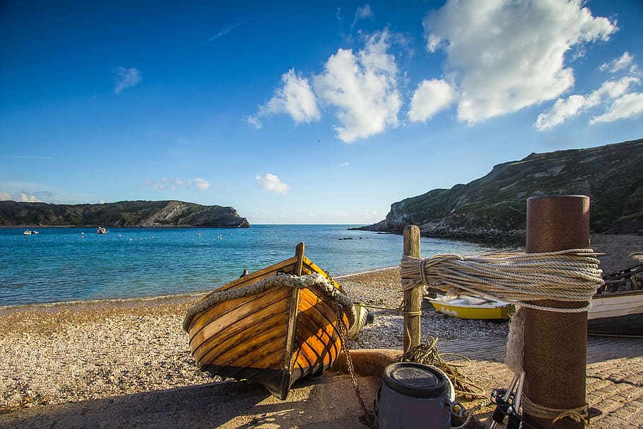 brown boat on the shore, bay, ship, ocean, dorset, england HD wallpaper