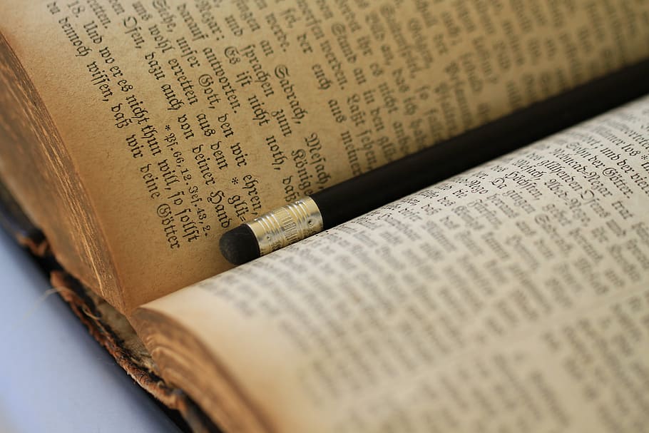 black pencil on the book, bible, old, luther, antiquarian, christianity HD wallpaper