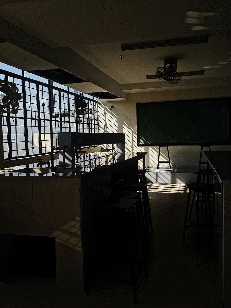 lab class, chalkboard in classroom, building, architecture, sunlight HD wallpaper