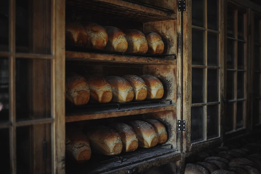 brown breads on brown wooden cabinet, bread oven, shelf, bakery HD wallpaper