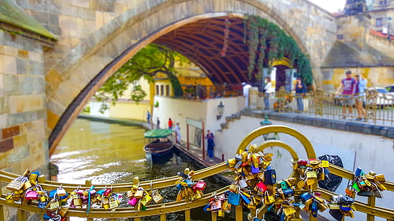 Prague, Key, Lock, Chain, Locket, padlock, bridge, travel, destination HD wallpaper