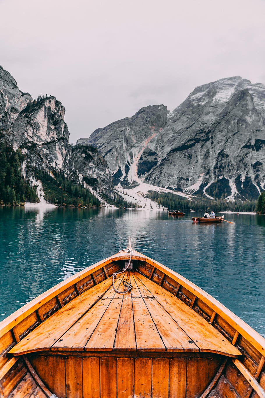 people in brown wooden boat, person using brown wooden boat, water, HD wallpaper