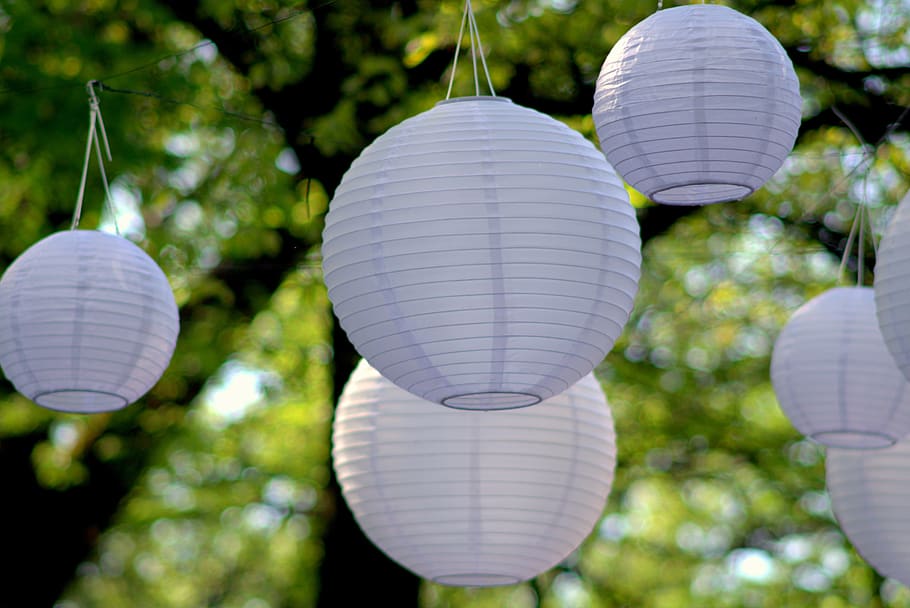 lanterns, paper, balls, white, delicate, air, event, relaxation HD wallpaper