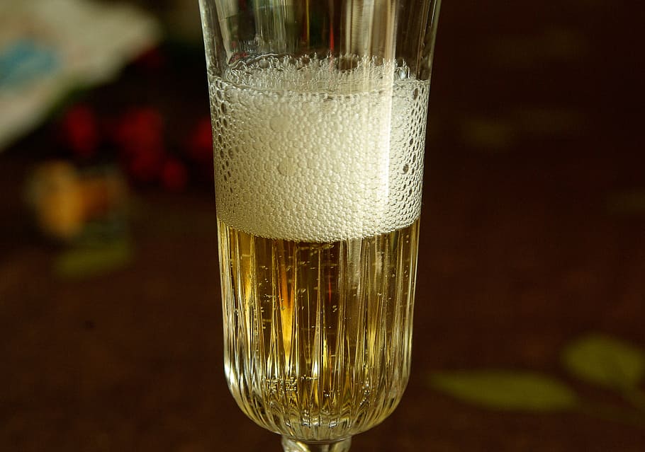 clear drinking glass with brown liquid, champagne, bubbles HD wallpaper