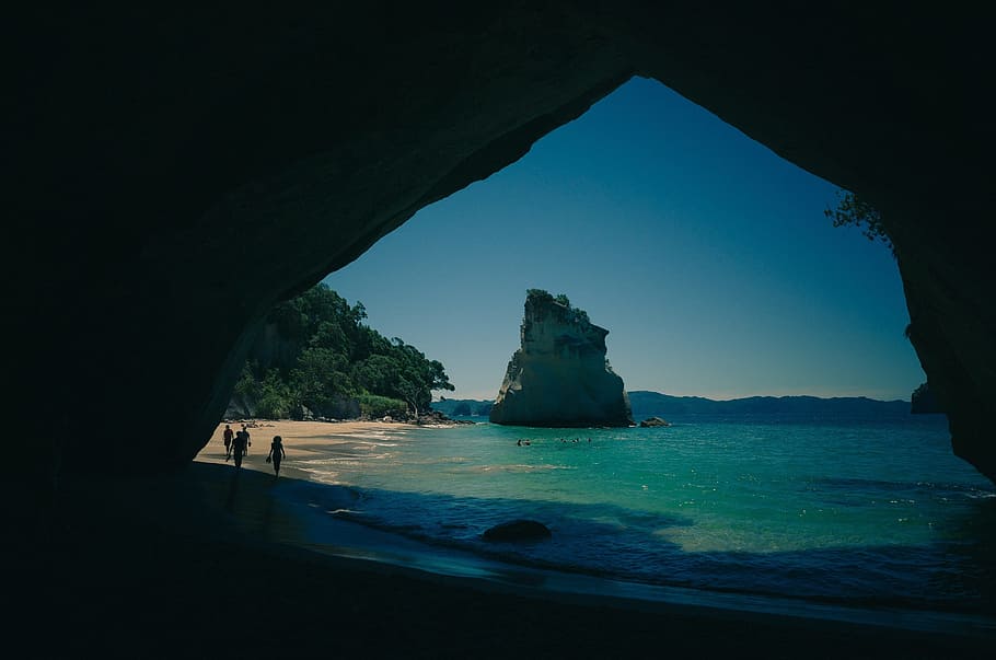 blue body of water, cave, new zealand, beach, cathedral cove, HD wallpaper