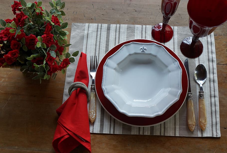 table, decoration, dinner, modern decor, desk tidy, luggage HD wallpaper