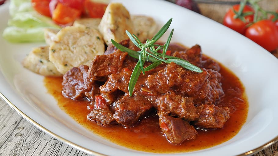 selective focus photography of stew with vegetables on white plate HD wallpaper