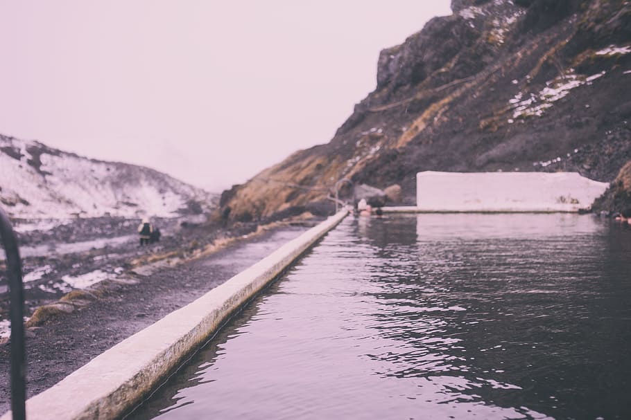 Hiden in the corner, body of water, ourdoor pool, path, nature HD wallpaper