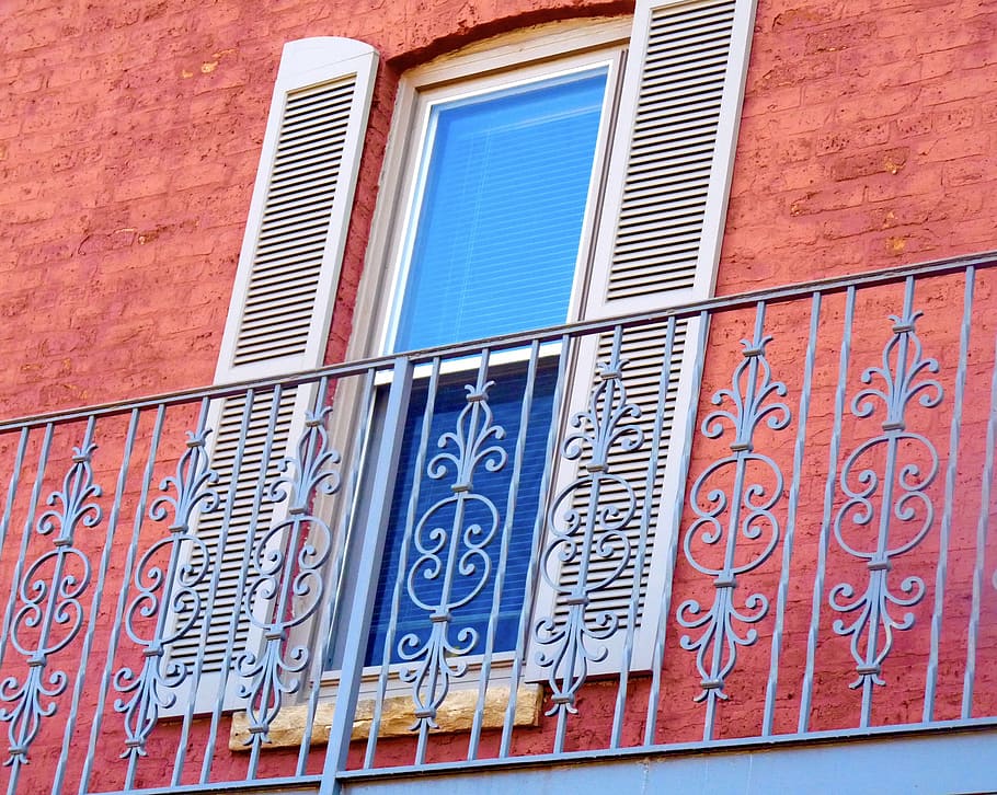 window, shutters, balcony, blue, red, facade, railing, old town HD wallpaper