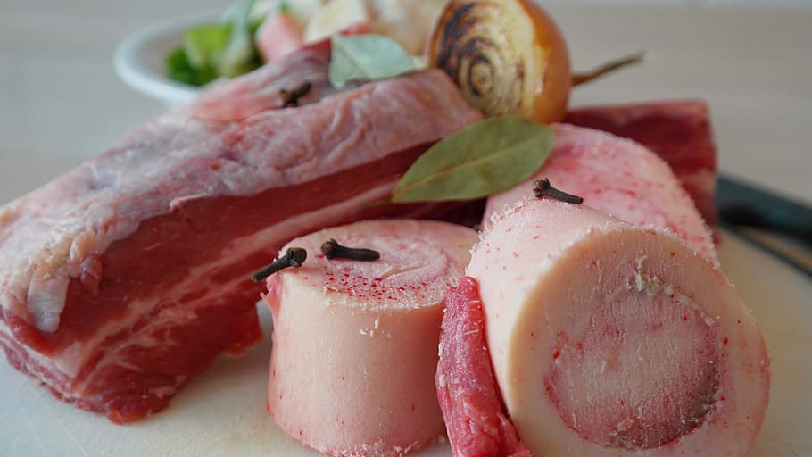 meat with vegetable, marrowbone, beef, raw, food, red, frisch HD wallpaper