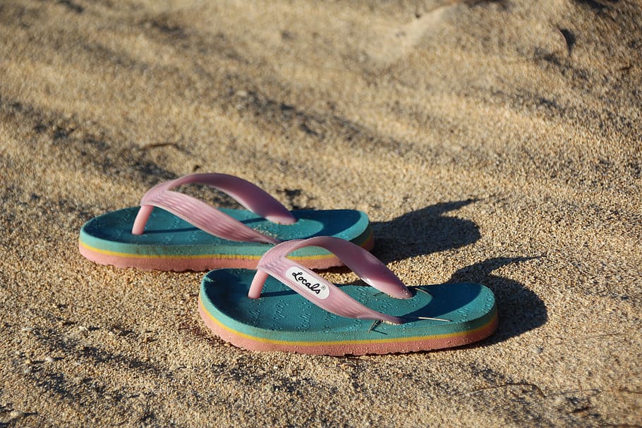 Beach Sandals Images - Free Download on Freepik