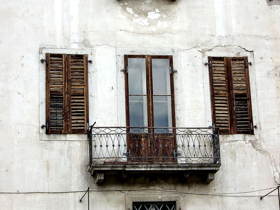 window, old, old window, facade, historically, weathered, wood HD wallpaper