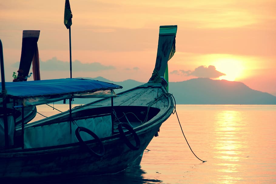 boat on body of water during sunset, sailing boat, boot, sea HD wallpaper
