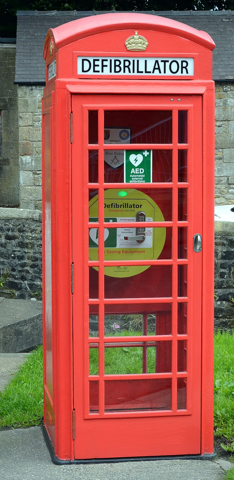 defibrillator, telephone, outdoors, classic, nostalgia, uk, HD wallpaper