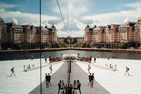 reflective photography of group of person, reflection, mirror HD wallpaper