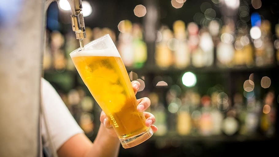 filling high ball glass with yellow beverage, beer, draft, lager HD wallpaper