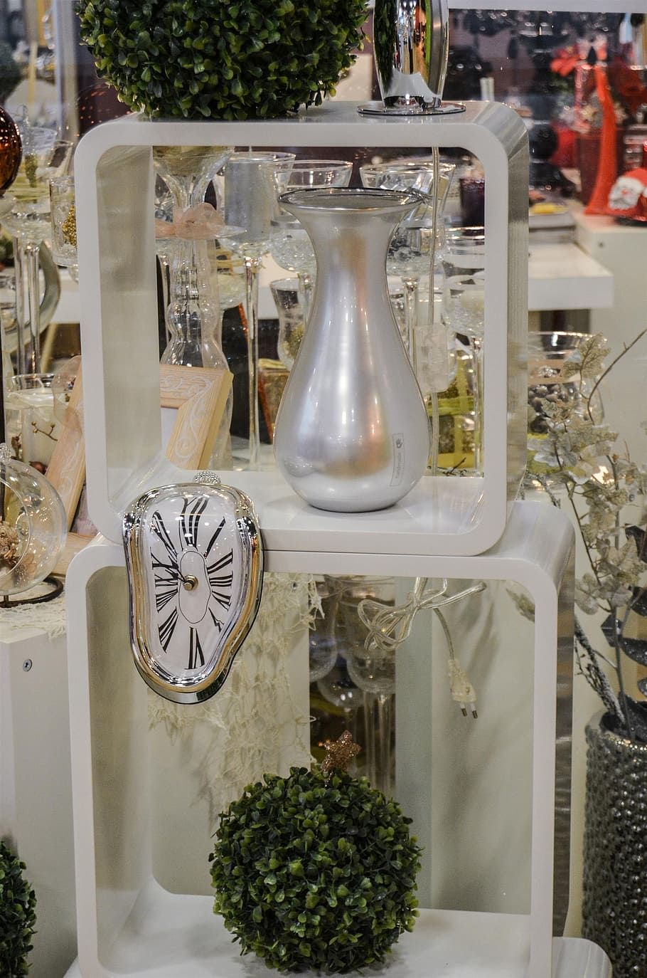 clock, vase, exhibition, time, plant, no people, table, still life HD wallpaper